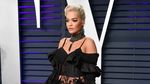 Sexy In Black! Pesona Rita Ora dengan Gown Semi Transparan