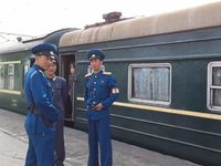 Petugas kereta Korea Utara (Koryo Tours)
