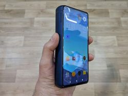 Ini Ponsel Monster Energizer, Bisa Hidup Hampir 2 Bulan