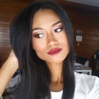 Instagram Miss Tropical Beauties Suriname 2018 ini pun diserbu oleh netizen Indonesia. Banyak dari mereka mendukung dan mengagumi kecantikan Sri Dewi Martomamat. Foto: dok. Instagram @miss_sridewi