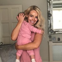 Kini ibu dua anak itu sudah bisa menerima dengan kejadian pahitnya itu di masa lalu. Tapi saat pencangkokan kulit pertama kali dia sempat berpikir untuk bunuh diri. Foto: dok. Instagram (@@katiepiper_)