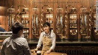 Tokyo Roastery ini memiliki luas 32.000 kaki persegi dan terdiri atas empat lantai.