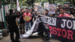 Aksi Pekerja Pelabuhan Paksa Masuk Kementerian BUMN