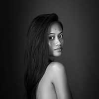 Mbak ayu pisan lohh, get the crown yaaa, komentar netizen @adindavaniaarini yang memuji paras manis Sri Dewi. Cantik Mbakyu  Semangat ya?? Kami Pageants Lovers INDONESIA selalu mendukungmu 🏽🏽🏽, tambah netizen @ardhan_official. Foto: dok. Instagram @miss_sridewi