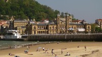 La Concha Beach menjadi salah satu favorit turis di Spanyol dan jadi juara 4 (iStock)