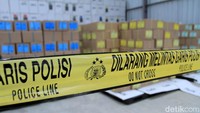 Sementara surat suara pemilihan presiden dan DPD rencananya baru datang diperkirakan akhir Maret.