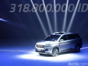 Tenaga Wuling Almaz Belum Sebesar Honda CR-V, Penjualan Mobilio Kian Memble
