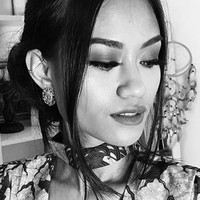 Misi Sri Dewi Martomamat adalah berupaya untuk bertanggung jawab dengan penggunaan media sosial dan pengelolaan stres. Foto: dok. Instagram @miss_sridewi