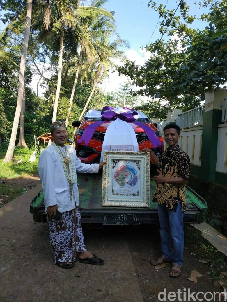 Heboh! Pengusaha Mebel Beri Mahar Honda Jazz untuk Calon Istri