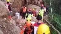 BNPB menyebut, tambang emas tersebut termasuk tambang emas tanpa izin.  (Foto: Dok. Basarnas Manado)