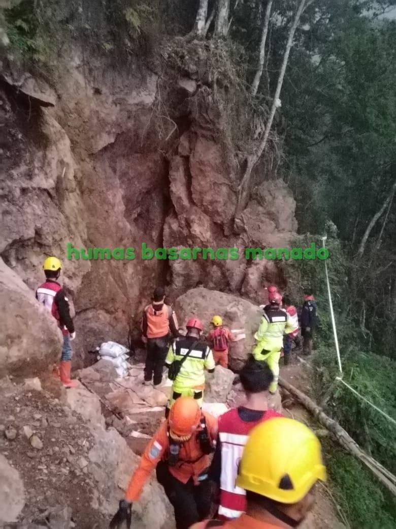 Evakuasi Korban Longsor Tambang Emas di Sulut Dilakukan Tanpa Alat Berat