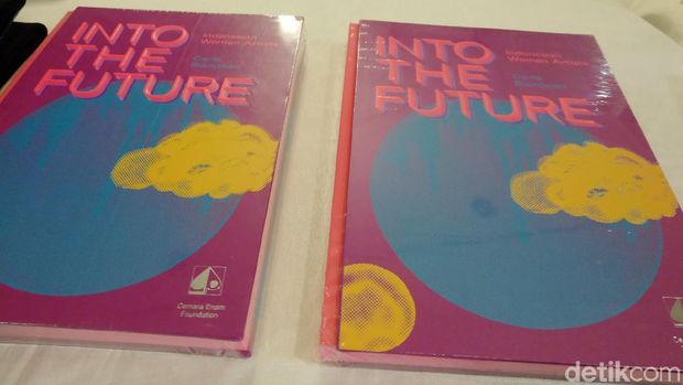 Buku 'Into the Future' Ungkap Seluk Beluk 21 Perupa Perempuan