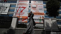 Selain itu dengan adanya spanduk tersebut warga setidaknya mengetahui apa yang harus dipersiapkan saat Pemilu pada April 2019 mendatang.
