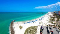 Wisatawan yang datang ke Clearwater Beach di AS akan dimanjakan dengan garis pantai yang panjang dan hamparan pasir putih (iStock)