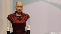 Luar Biasa! Cerdasnya Robot Sophia