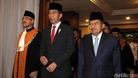 Jokowi dan JK tiba di JCC, Jakarta Selatan, untuk menghadiri sidang pleno istimewa laporan akhir tahun 2018 Mahkamah Agung, Rabu (27/2/2019).