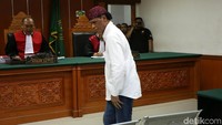 Dia dituntut karena terbukti melakukan tindakan kekerasan untuk melakukan penguasaan terhadap lahan PT Nila Alam, Kalideres, Jakarta Barat.