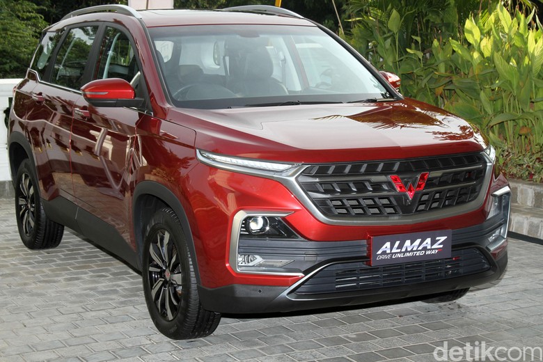 Sama sama dari China Ini Perbedaan Wuling Almaz  dan Glory 580