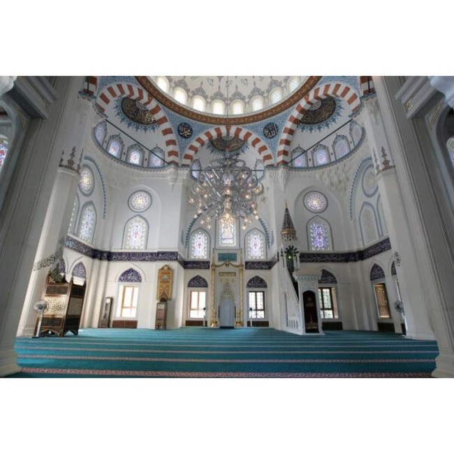 Masjid Tokyo Camii pertama kali dibangun pada 12 Mei 1938 oleh Bashkir dan Tatar, imigran dari Rusia. Pada 1986, masjid dihancurkan karena kerusakan struktural yang cukup parah, dan kemudian dibangun kembali pada 1998. Foto: Instagram/@tokyocamii