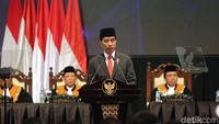 Dalam sambutannya, Jokowi menyambut baik laporan akhir tahun itu karena menjunjung transparansi. 