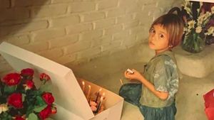 Intip 9 Foto Jadul Luna Maya, Sudah Cantik dan Imut Sejak Kecil