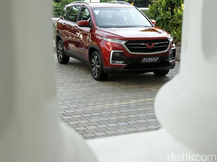 SUV Perdana Wuling Harganya Rp 300 Jutaan