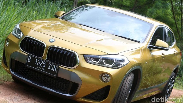 BMW X2 Mobil SUV Rasa Sedan