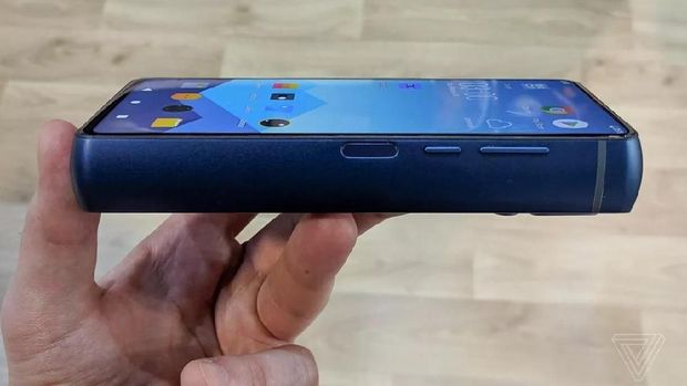 Edan! Ponsel Ini Punya Ukuran Baterai 18.000 mAh, Bisa Hidup 50 Hari Edan! Ponsel Ini Punya Ukuran Baterai 18.000 mAh, Bisa Hidup 50 Hari