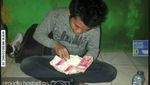 Huah! Pedasnya 8 Meme Cabe Ini Dijamin Bikin Lebih Happy