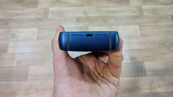 Untuk dapur pacunya disokong prosesor MediaTek Helio P70 dengan RAM 6 GB dan memori internal 128 GB.  (Foto: The Verge)