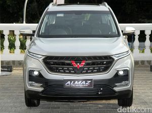 Wuling Almaz Masih Kalah Murah dari DFSK Glory 580