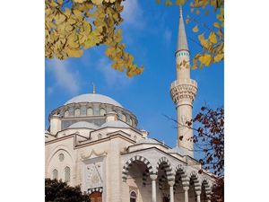 Megahnya Masjid Tokyo Camii Tempat Syahrini dan Reino Barack Dikabarkan Nikah