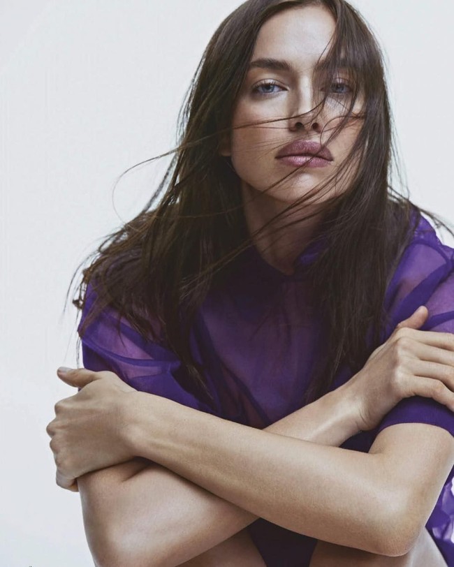 Keesokan harinya, Irina dan Bradley dilaporkan telihat tegang ketika dipotret paparazzi dalam mobil. The Sun Online pun mengungkap jika Irina kesal dengan berita spekulasi bahwa Bradley dan Gaga tidak sekadar teman. Foto: Instagram @irinashayk