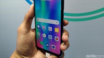 Honor 10 Lite punya layar 6,21 inch Full HD+. Foto: Muhamad Imron Rosyadi/detikINET