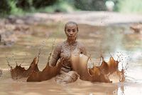 Jadi Model Jalan Rusak Berlumpur, Putri: 4 Tahun Tak Pernah Dibenerin