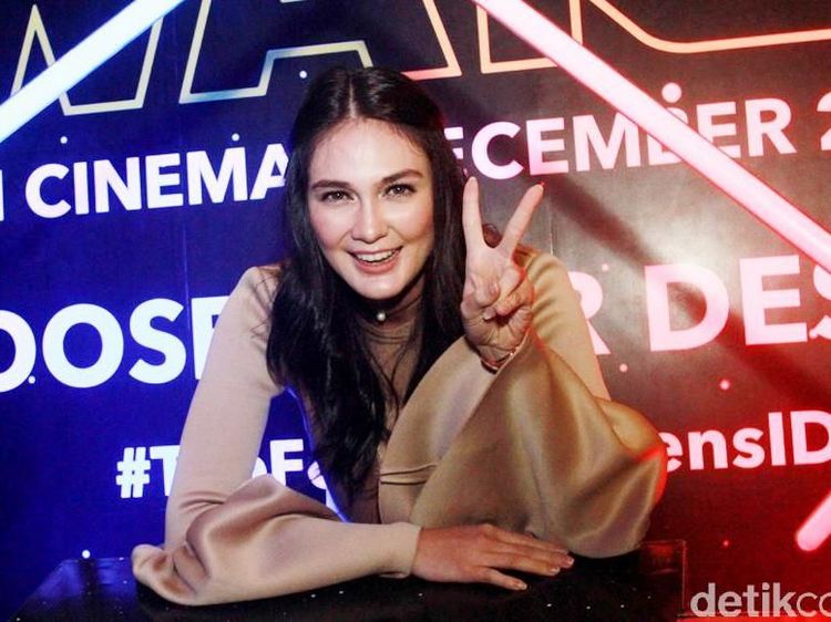 Luna Maya, Dont Worry Be Happy!