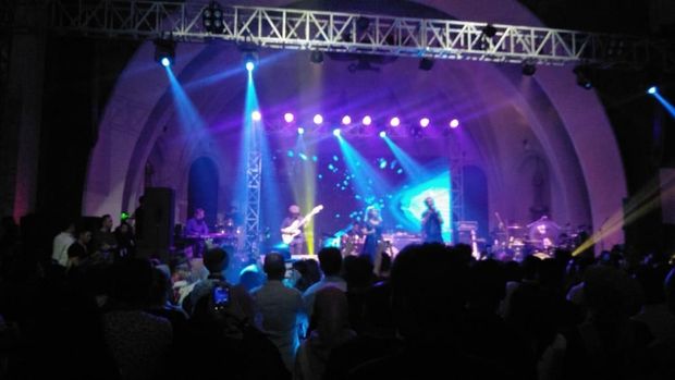 Vina Panduwinata Gandeng The Groove Tampil di Konser 'Dua Anak Manusia'