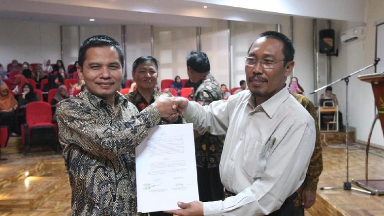 Sekjen MPR Bicara soal Perda Syariah dan Pancasila Sekjen MPR Bicara soal Perda Syariah dan Pancasila