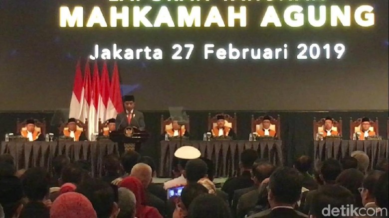 Jokowi Hadiri Laporan Akhir Tahun MA di JCC Jokowi Hadiri Laporan Akhir Tahun MA di JCC
