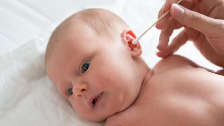 Cara Tepat Bersihkan Telinga Bayi Baru Lahir /Foto: istock Cara Tepat Bersihkan Telinga Bayi Baru Lahir /Foto: istock