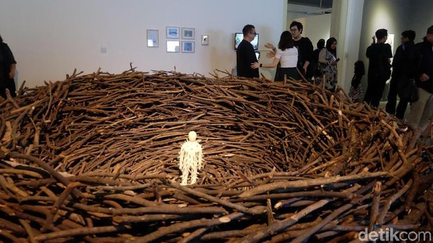Ragam Karya 21 Perupa Perempuan Kontemporer Lewat Pameran 'Into the Future' 