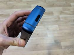 Ini Ponsel Monster Energizer, Bisa Hidup Hampir 2 Bulan