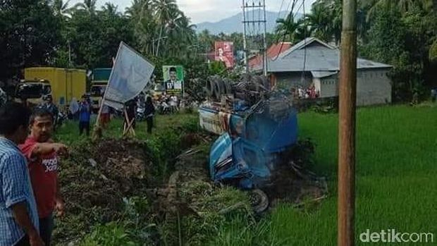 Kecelakaan Beruntun 8 Kendaraan di Sumbar, 3 Tewas 6 Luka Berat