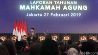 Jokowi menyebut laporan akhir tahun ini sebagai bagian dari introspeksi diri untuk memperbaiki kinerja ke depan.