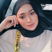 Kecantikan Suzana Manaf pun semakin populer usai menikah dengan Hafizh. Wanita berusia 24 tahun itu masuk jajaran WAGs paling memesona se-Asia versi Fox Sports pada Januari 2018. Foto: Instagram/Suzanamnf