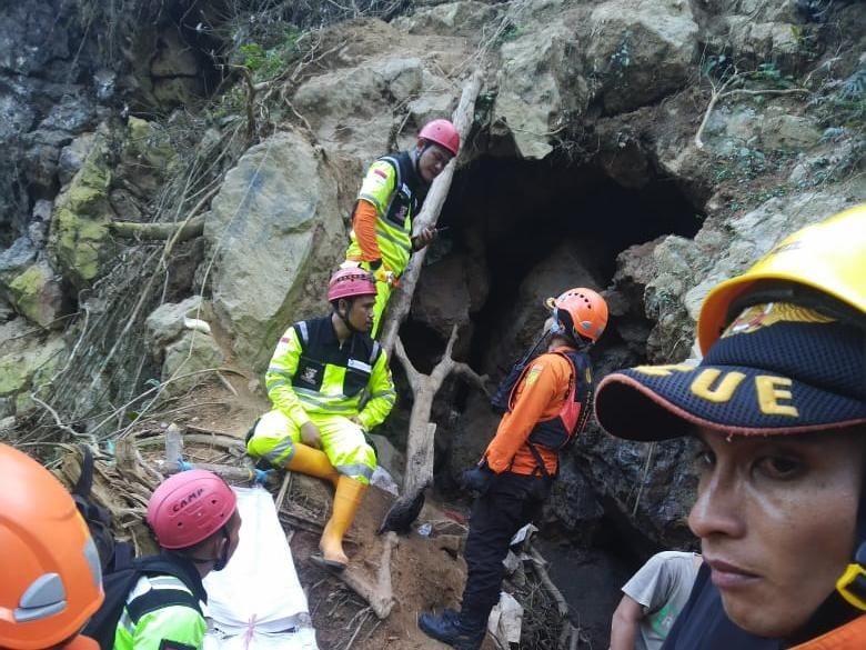 Bupati: Korban Meninggal Tambang Emas Longsor di Bolmong 8 Orang Bupati: Korban Meninggal Tambang Emas Longsor di Bolmong 8 Orang