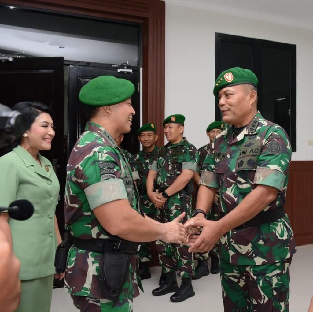 16 Perwira Tinggi TNI AD Naik Pangkat