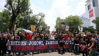 Nasib perpanjangan kontrak JICT jilid II kepada Hutchison yang terindikasi korup dan nasib ratusan pekerja yang di-PHK belum jelas jelang masa habis kontrak Hutchison jilid I yang tepat pada hari ini. Foto: dok. JICT