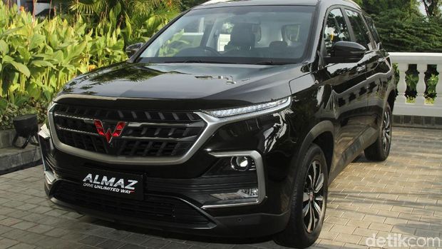 Wuling Almaz