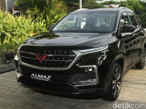 Wuling Almaz dan Pesaing Beratnya